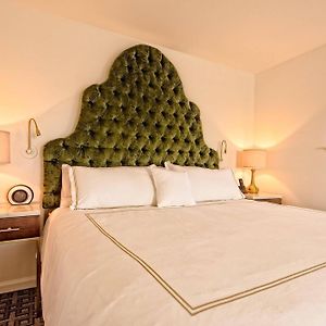One-Bedroom King Suite